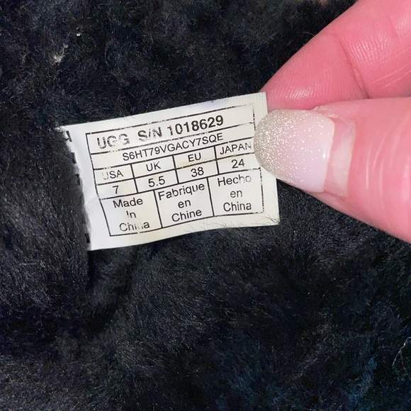 EUC UGG Constantine Boots Women’s Short - Black - Size 7 - Picture 4 of 5